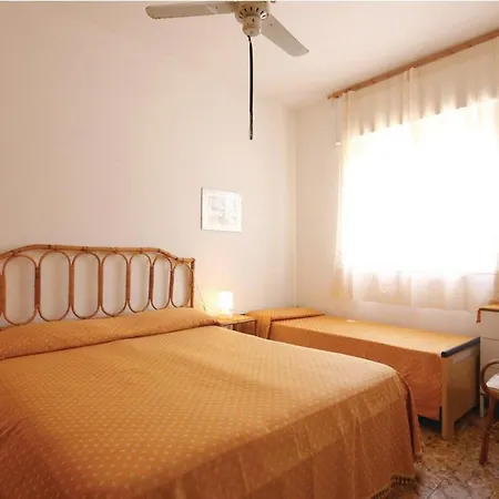 2 Bedrooms House At 150 M Away From The With Enclosed Garden * 이스피카