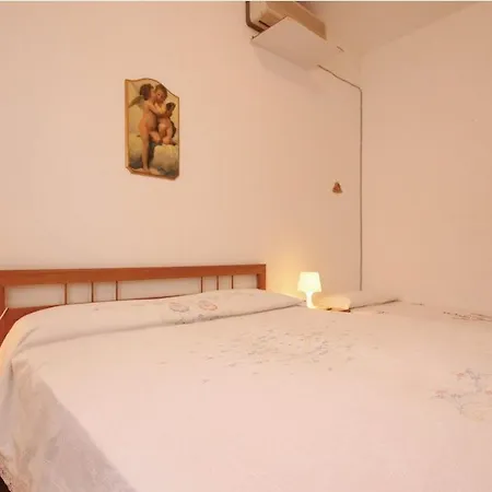 2 Bedrooms House At 150 M Away From The With Enclosed Garden * 이스피카