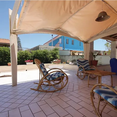 2 Bedrooms House At 150 M Away From The With Enclosed Garden 펜션