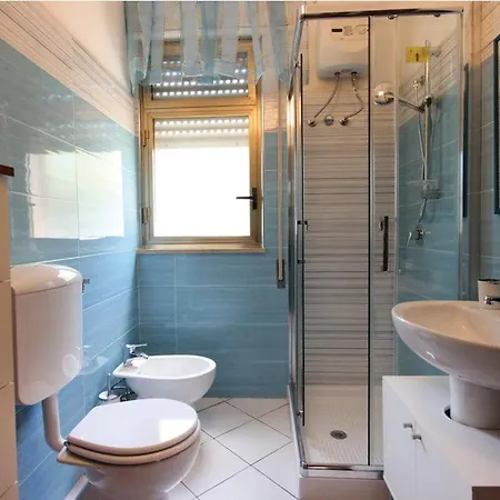 2 Bedrooms House At 150 M Away From The With Enclosed Garden 펜션 이스피카
